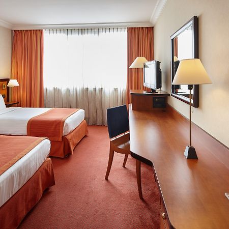 Hotel Doubletree By Hilton Paris Bougival Exteriér fotografie
