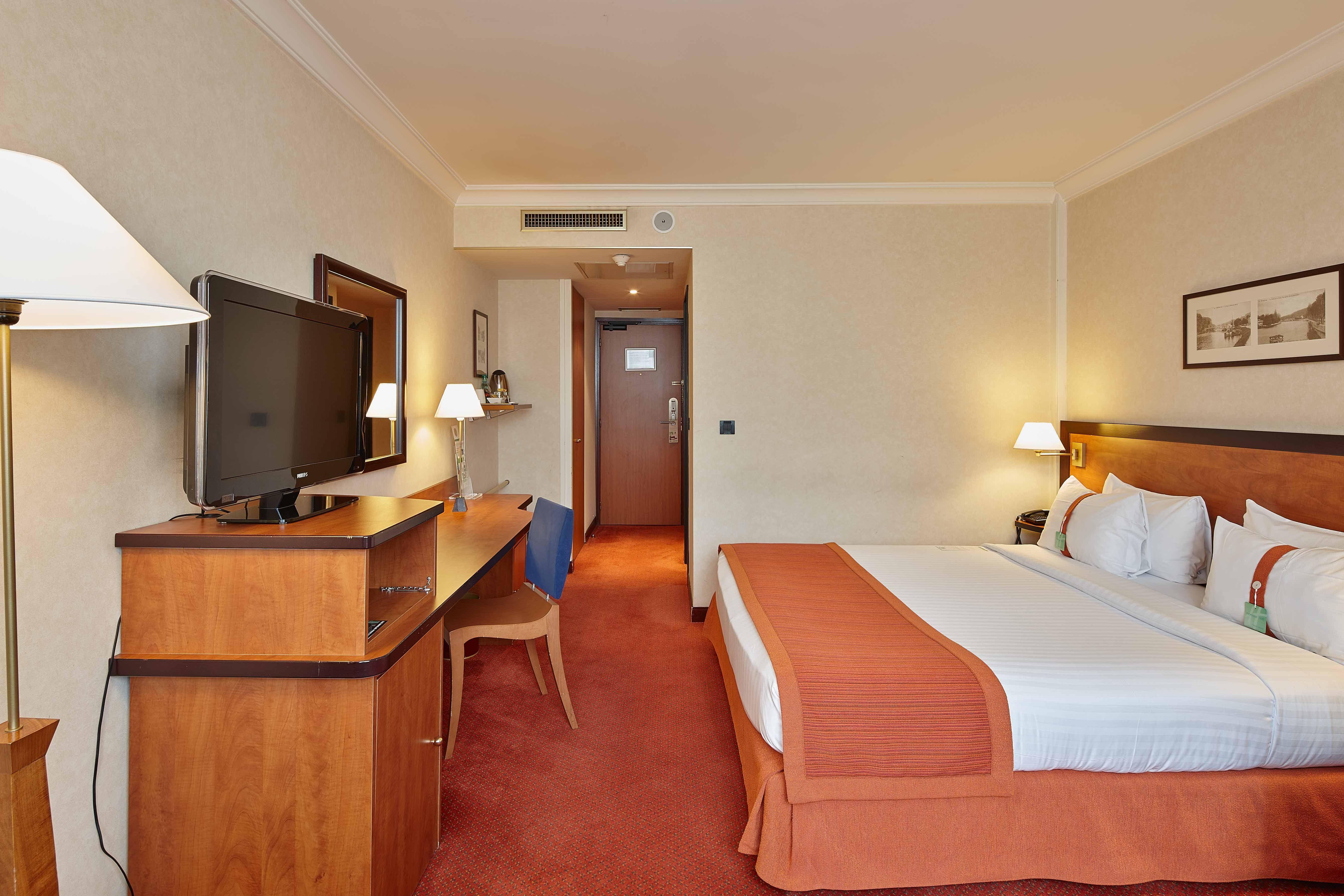 Hotel Doubletree By Hilton Paris Bougival Exteriér fotografie