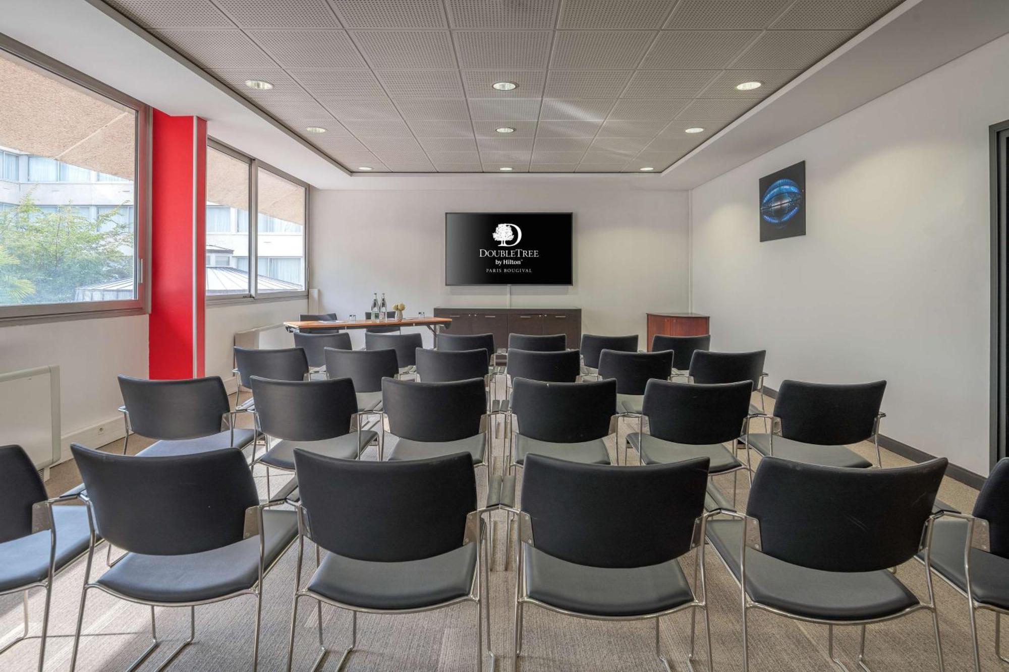 Hotel Doubletree By Hilton Paris Bougival Exteriér fotografie