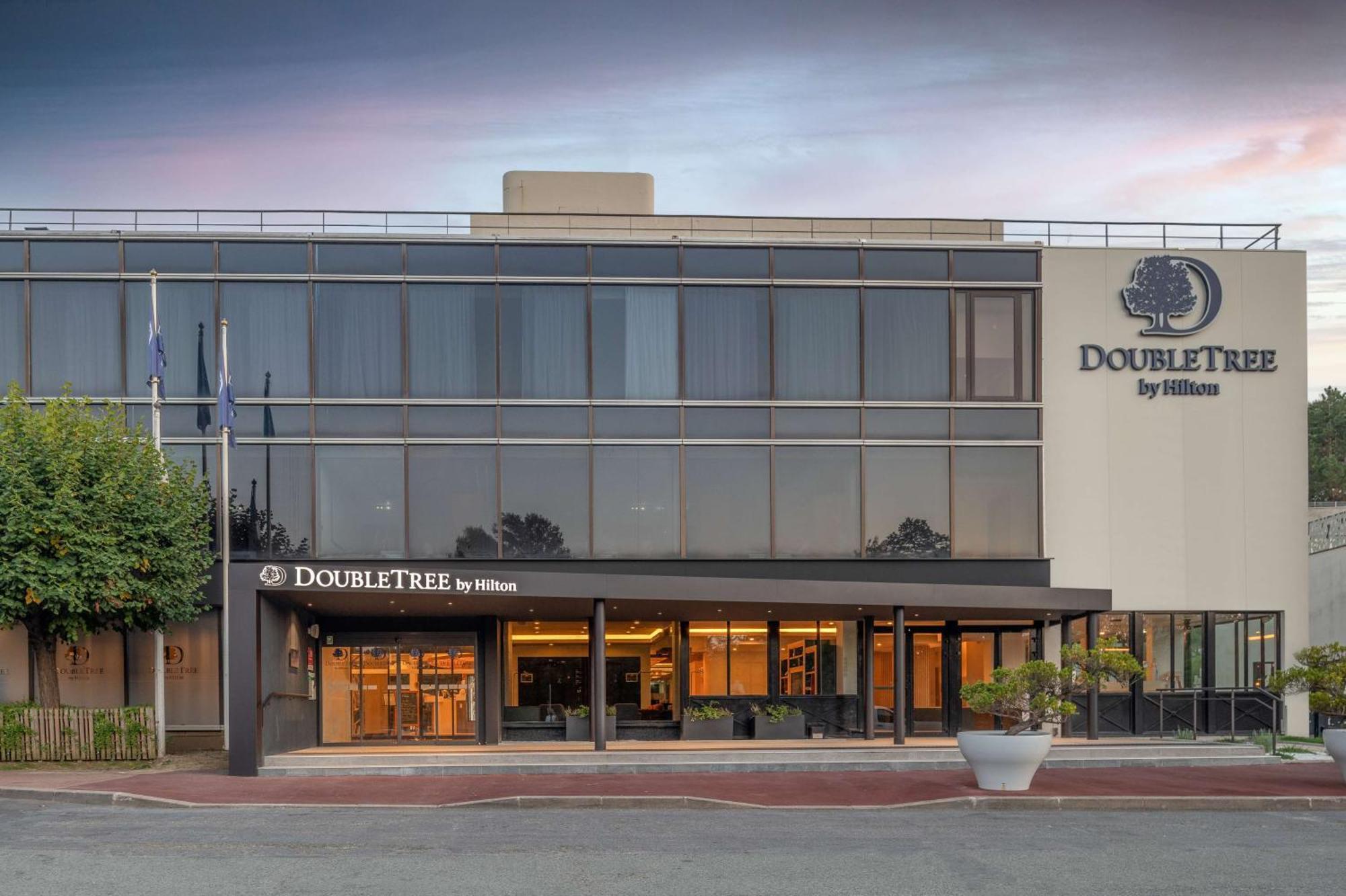 Hotel Doubletree By Hilton Paris Bougival Exteriér fotografie